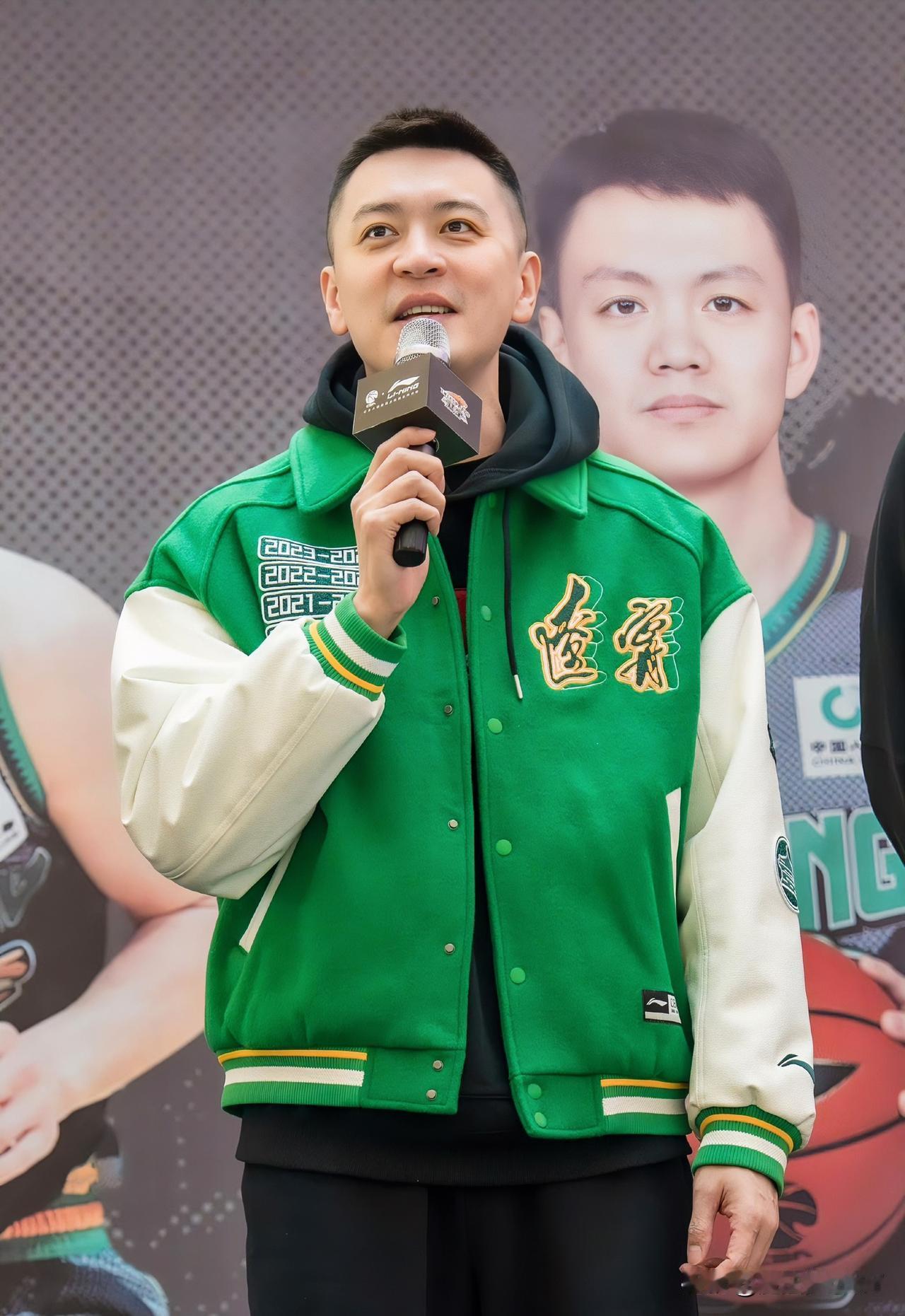 我倒是有个预感，杨鸣新赛季能赢多少场球不好说，但他的赛后采访肯定会是一大看