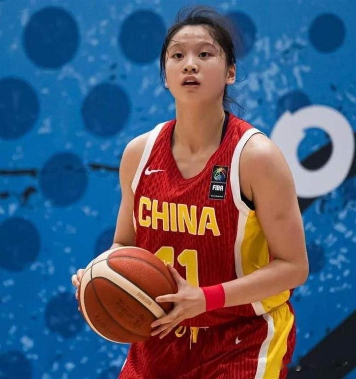 很多人都搞错了这支U17女篮的真实阵容！压根不是清一色专业青训国字号梯队，大半