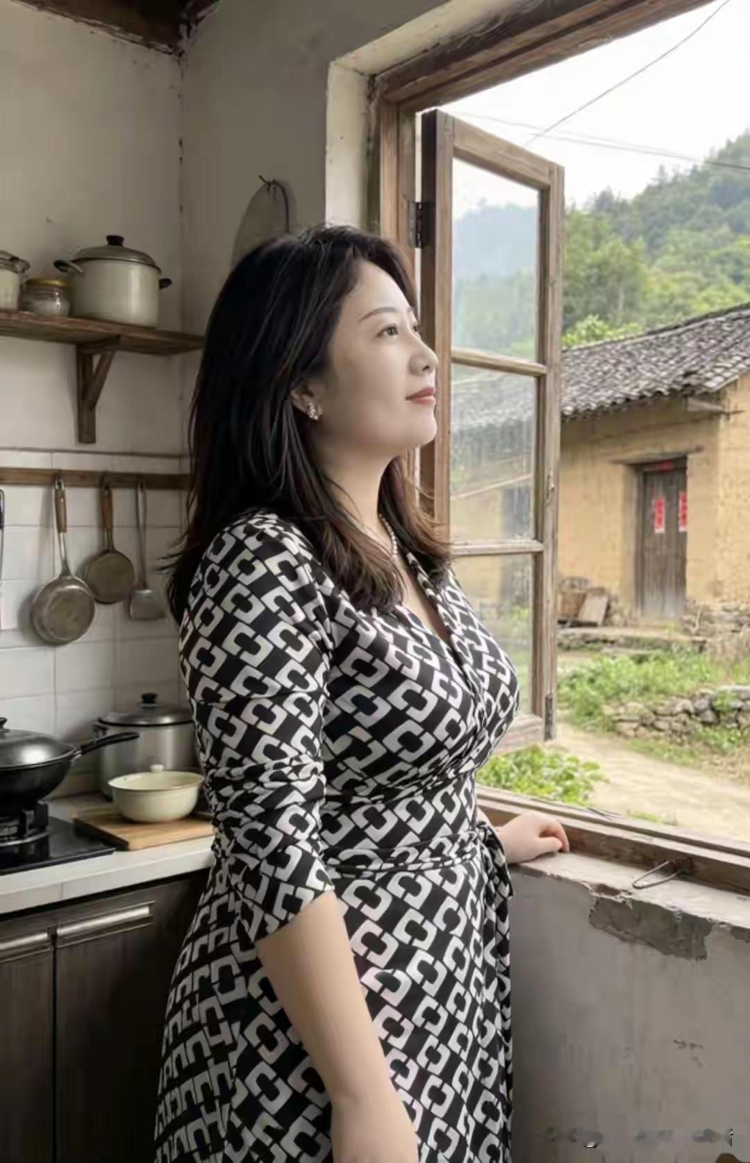 女人要有自己的养老金多少都行够用就好这就是自己活着的意义在哪里生活都行