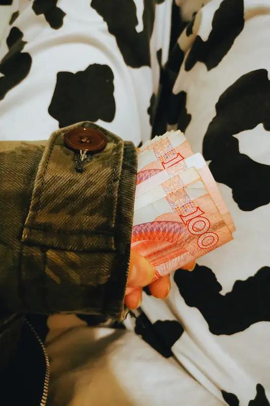 什么是优质的老人？说白了就四条：​​一、兜里有钱。​​不用多，月月准时到账