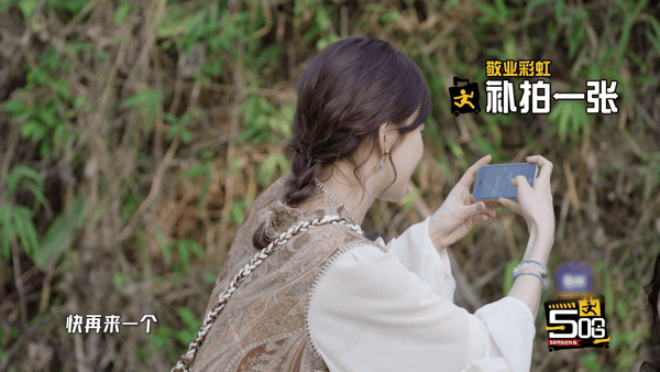 邓超陈赫拒绝合照哈哈哈哈哈邓超和陈赫的兄弟情全藏在嫌弃里了，徐梦洁提议合照直接被