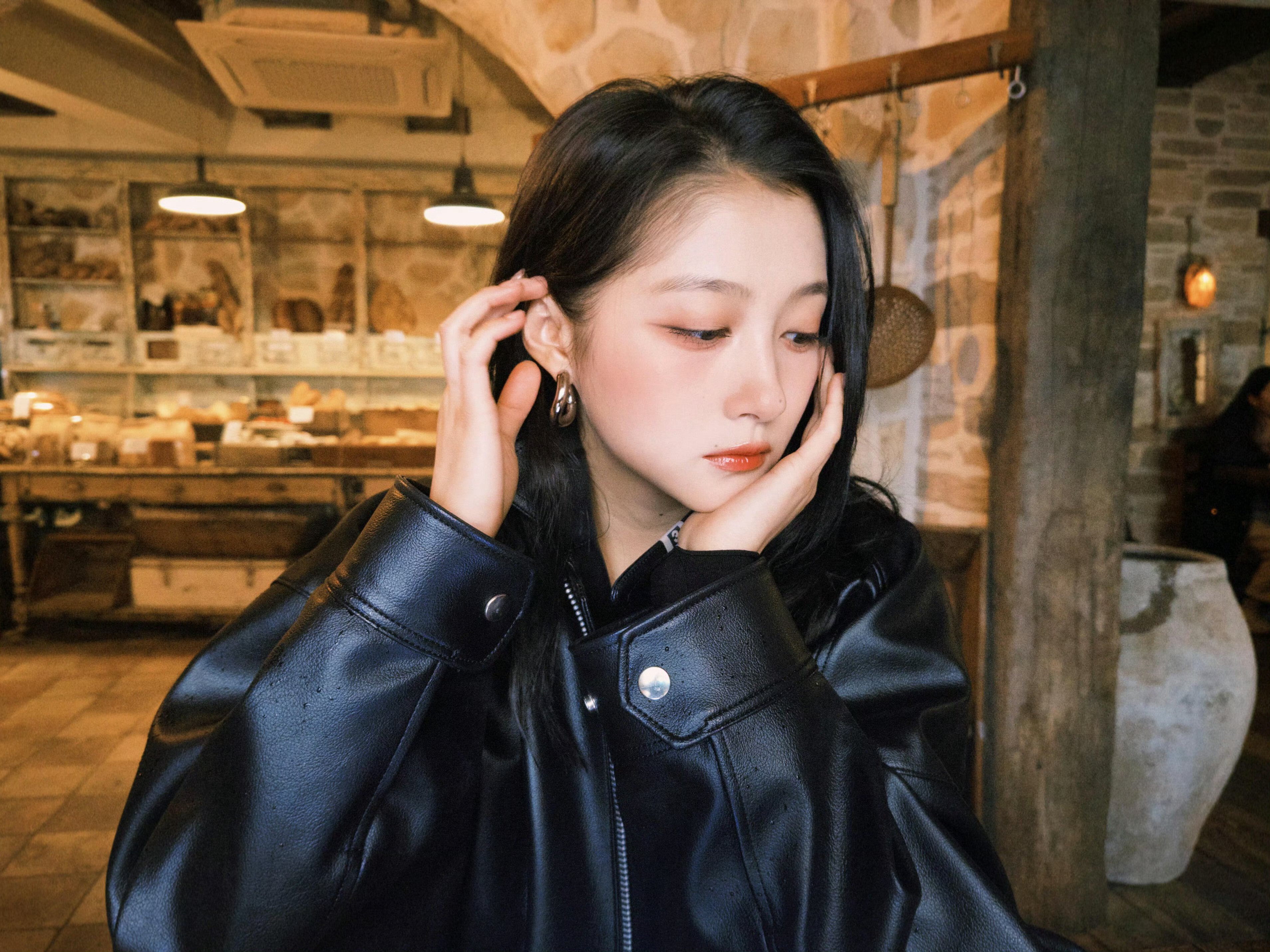 关晓彤喂的草莓关晓彤分享库存照关晓彤“第一口甜筒先吃”谁又幸福了我不说🍓🍓