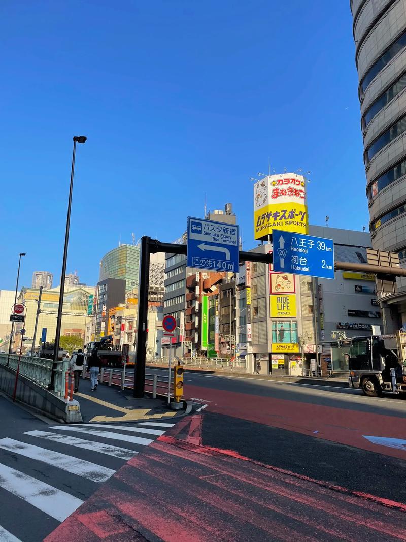 最近整夜睡不着觉的，恐怕要数那些在日本押注重资产的国人了。汇率的持续下探让他们的