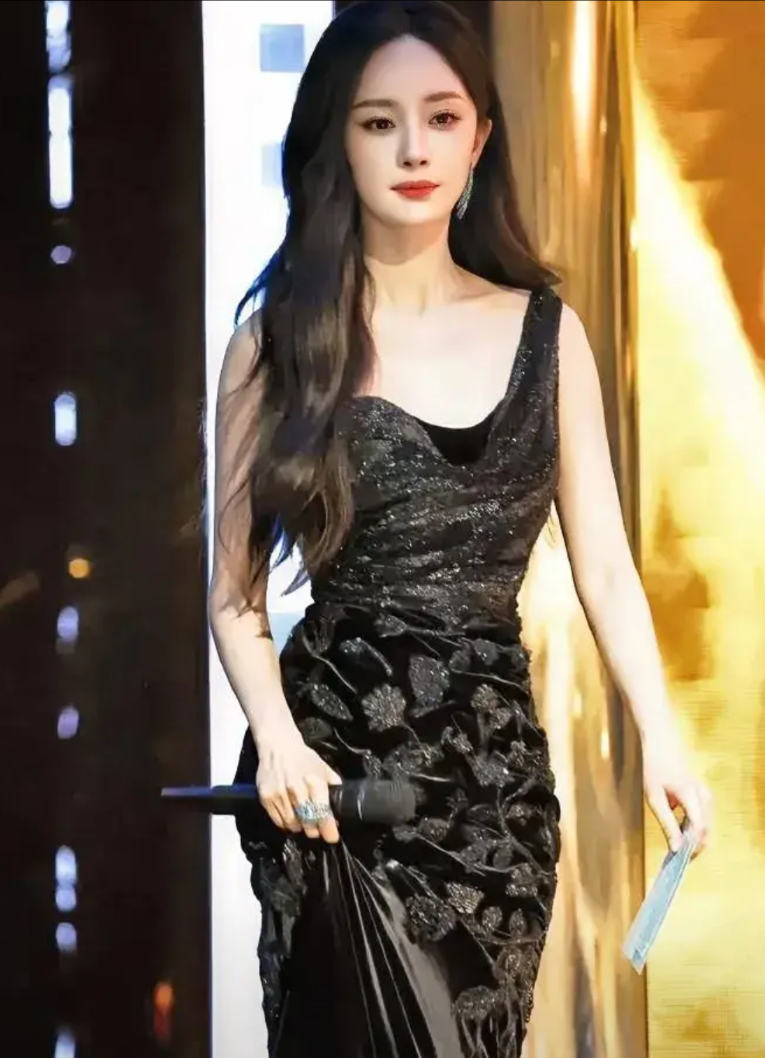 杨幂已经很难再婚了原因很简单，不是因为她已经结过一次婚也不是因为她还有个女儿