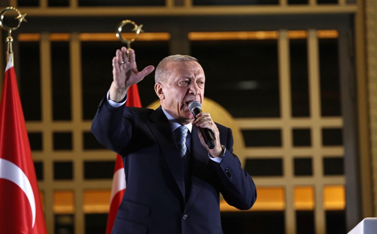 埃尔多安公开表态：伊朗是邻居，是兄弟，停火是首要任务。土耳其同步拒绝美国借用军事