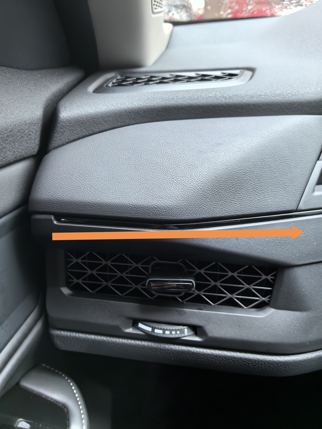 雅阁十一代氛围灯问一下你们也是这样不亮吗？还是就我这样的？还是都一样的？