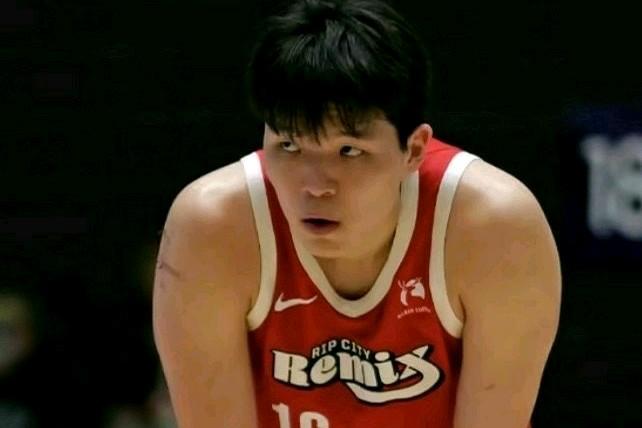 杨瀚森：关键防守定乾坤！这才是我们希望看到的杨瀚森，在撕裂之城混音逆转猛龙9