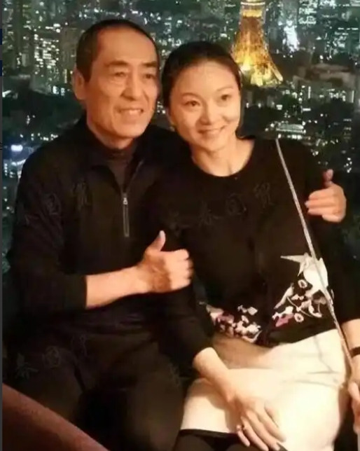 当年，18岁的陈婷正在上课时，突然感觉一阵恶心呕吐，同桌问她：“你怎么啦？”陈婷