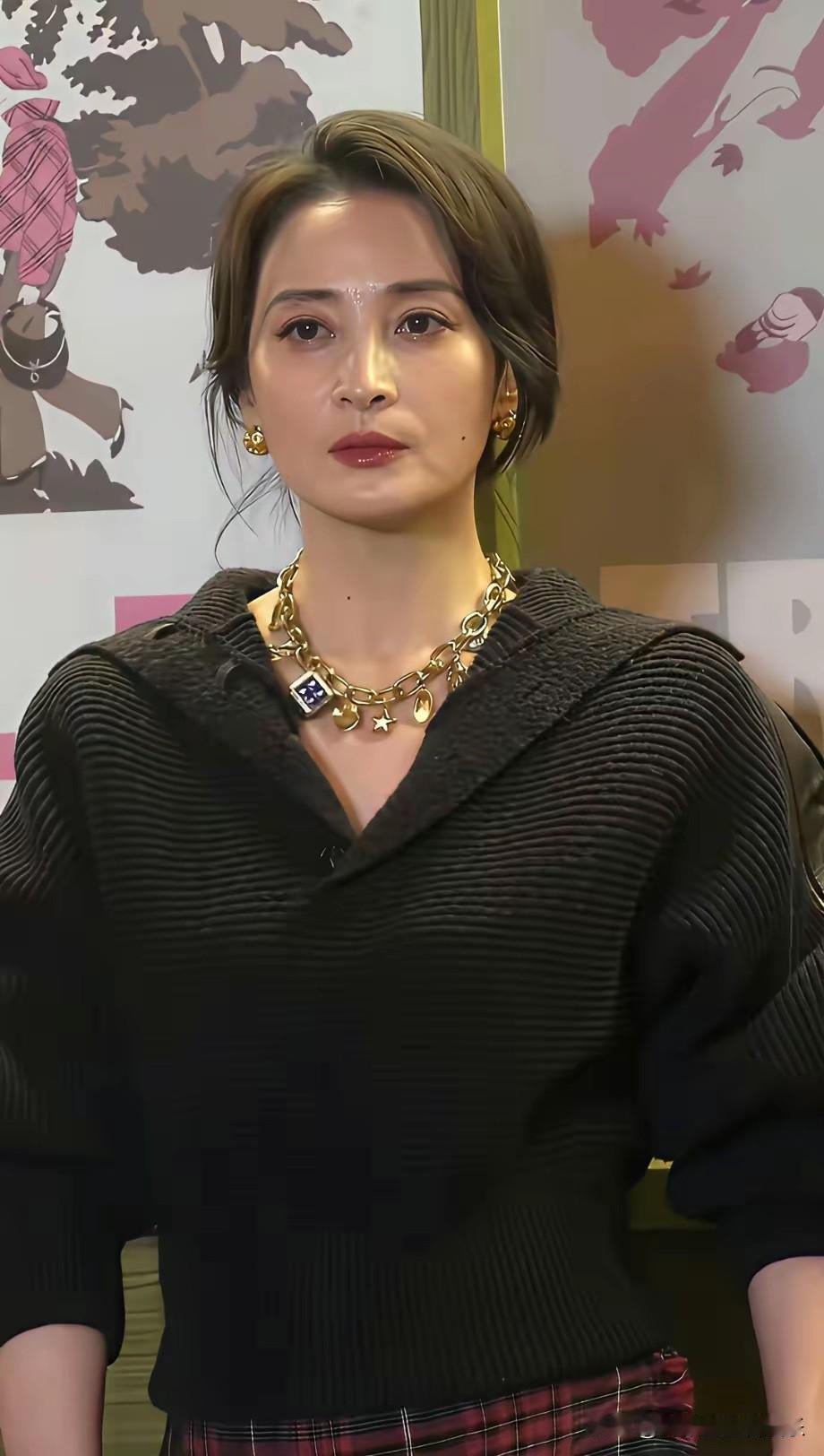 女神这项链炫得……我竟然哑口无言！[捂脸哭]