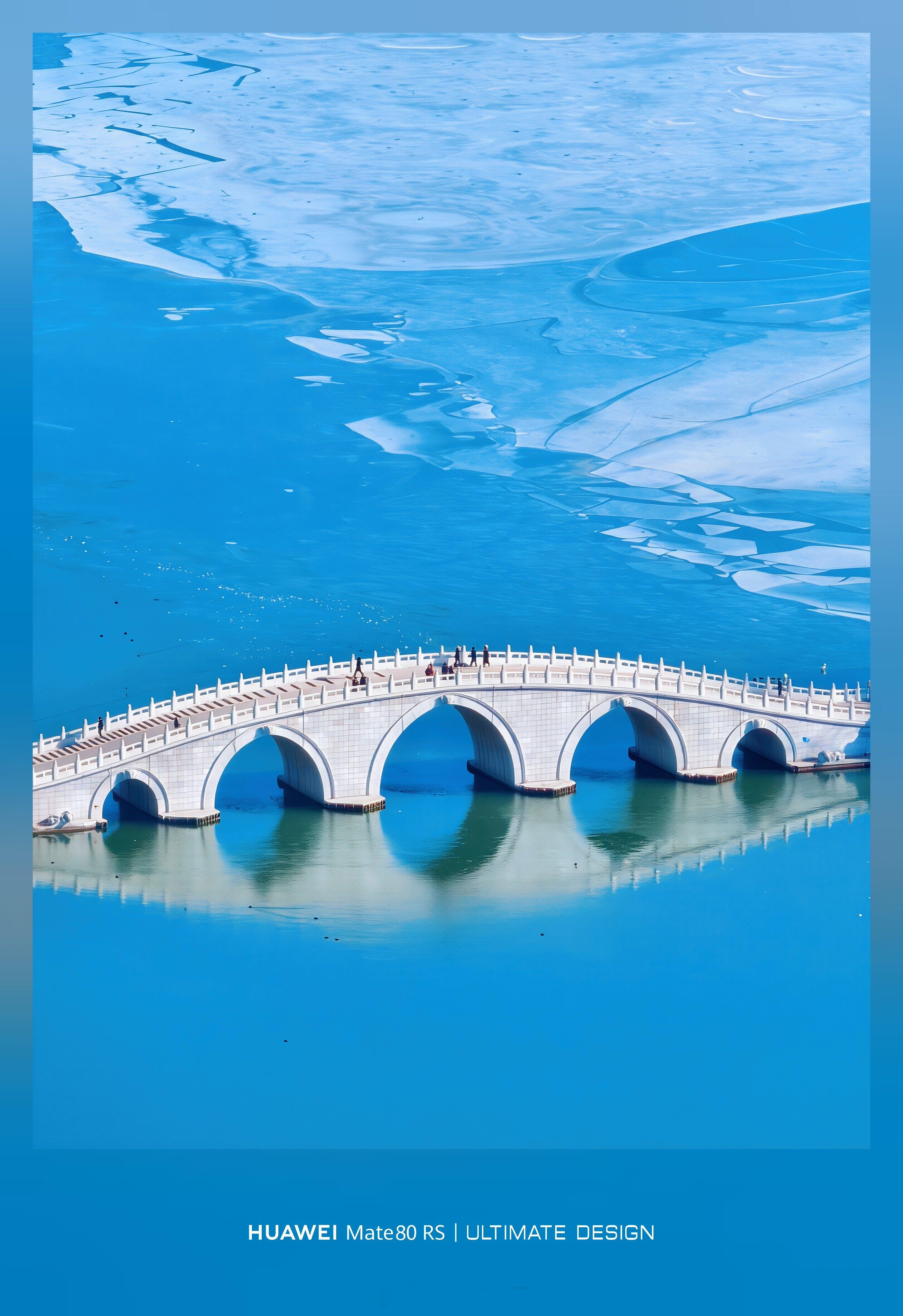 《最爱蓝色的北京》寒冬时节，蓝天下的北京城。最爱的玉渊潭蓝色冰湖又回来了！趁着阳