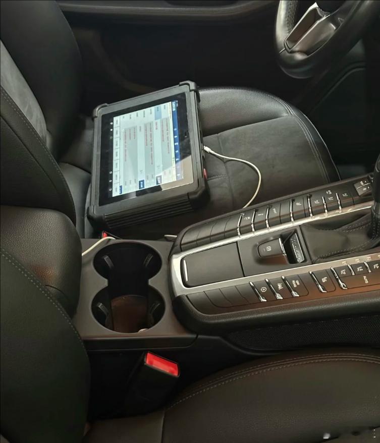 打开车载诊断，这质感……​​​