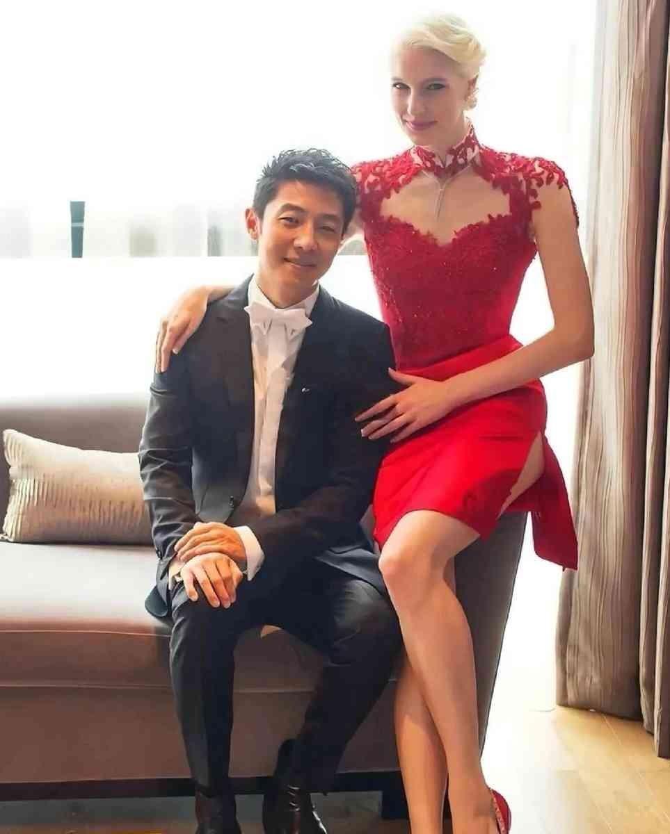 我跟你说，我今天算是彻底搞懂了什么叫“自带饭碗”的人。就是加拿大那个叫李白的姑