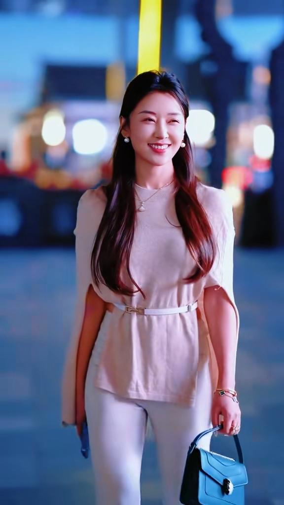 街拍韩艺，跟着艺姐学穿搭。街拍时尚穿搭，街拍美女。街拍洋气街拍穿搭