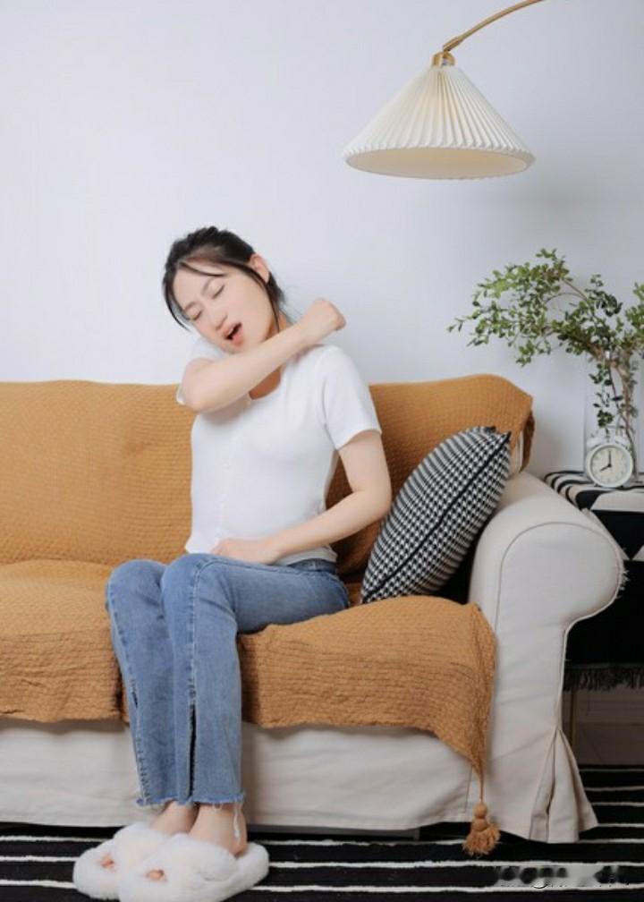 我有很严重的颈椎病，这是几十年的劳累造成的。10多年前，母亲给了我一个颈椎木枕头