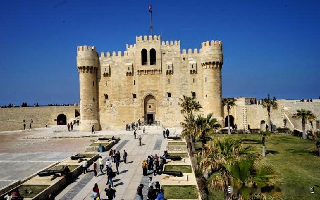 【埃及年轻核物理学家被当街枪杀】埃及港口城市亚历山大发生了非同寻常的暗