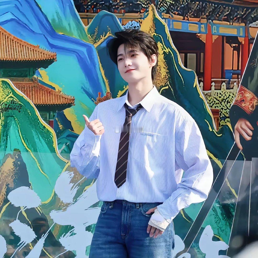 时隔一年终于等来了杨洋的好消息当大家都开心他有新剧开机时，却发生了这么令人担心事