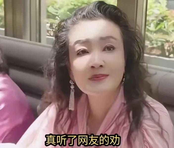 马筱梅带着汪宝儿回北京已有三天了，都在等着看兰姐晒孙分享喜悦，可兰姐依旧专注经营