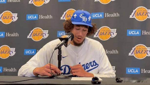 把握住机会！海斯谈自己的出色表现：“如果我能再多投进几个三分，那就太酷了。”