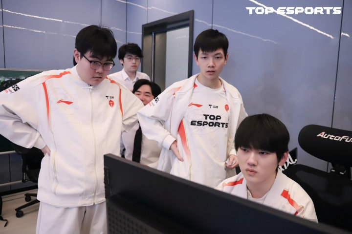 TES不敌T1TES不敌T1，止步2025英雄联盟全球总决赛淘汰赛半决赛TES