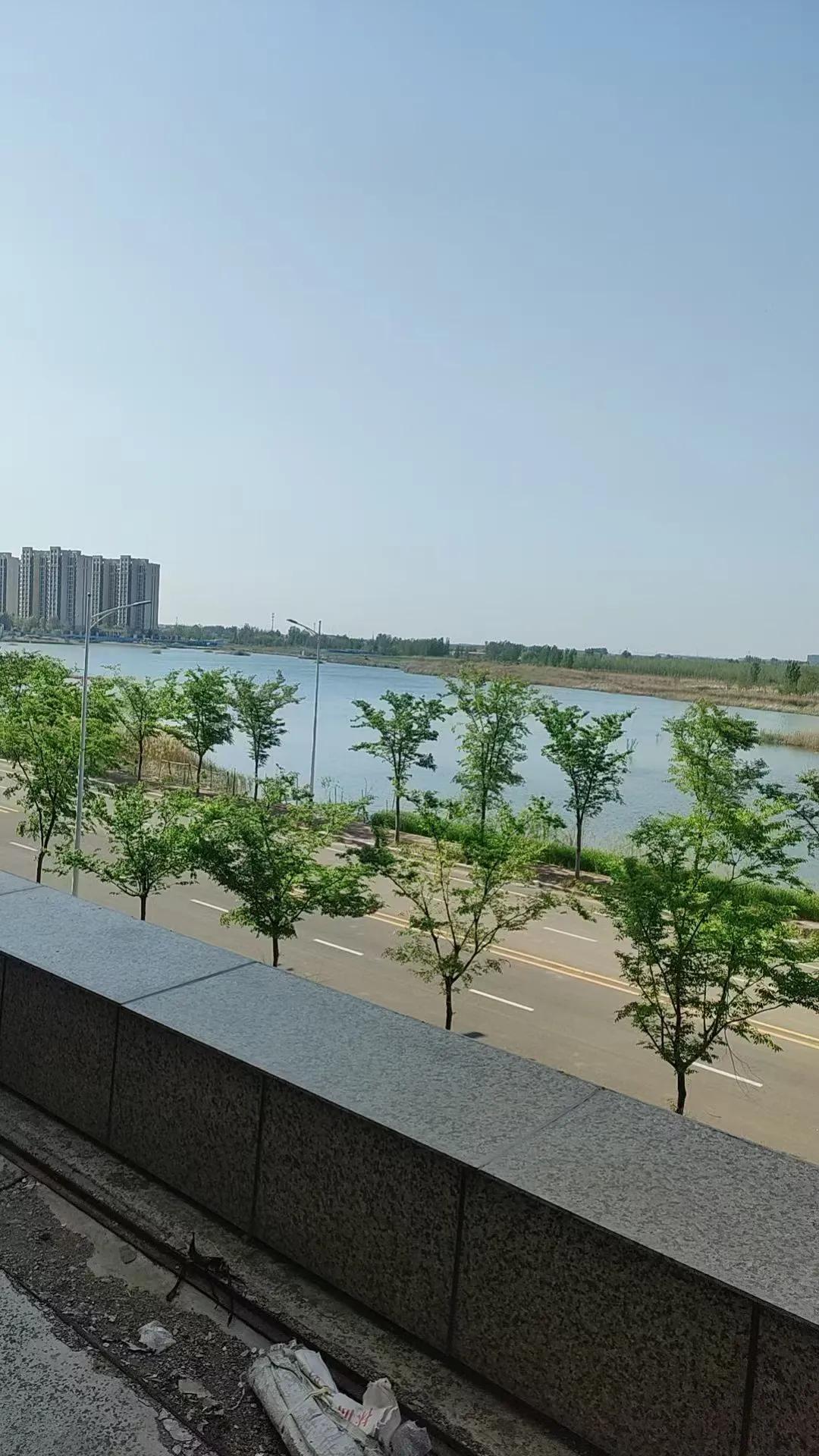 胶州的串串房越来越多啊，在我们镇上认识一个专业做串串房的，这个家伙生活在胶州市里