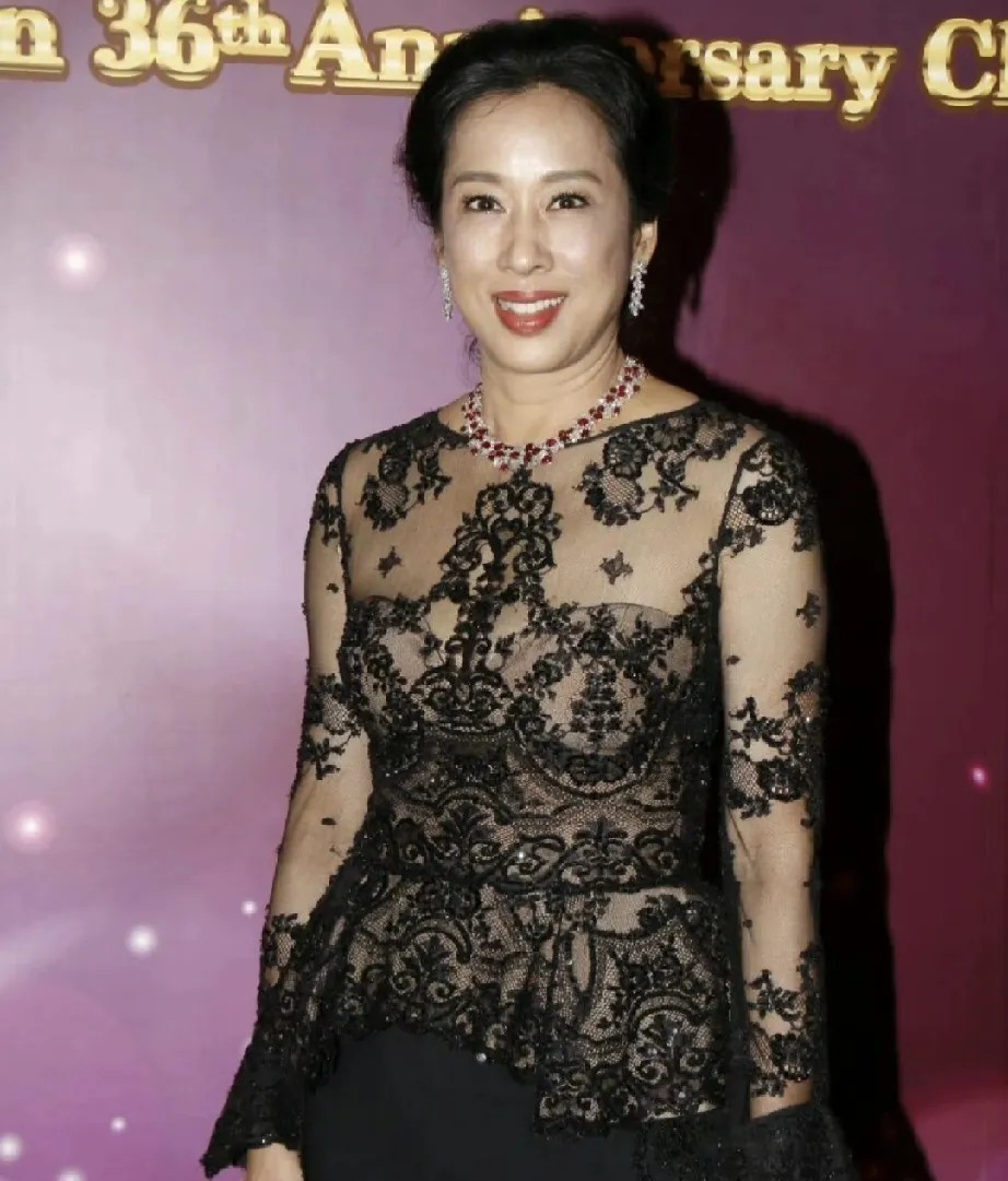 朱玲玲估计要睡不着了不是霍启仁成家了太激动也不是娶回来的儿媳不满意而