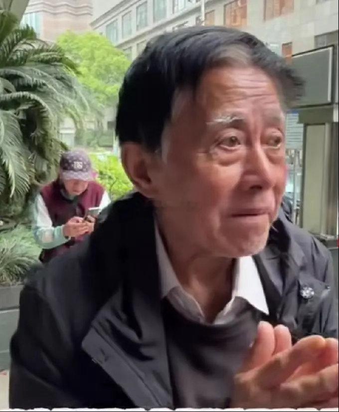 上海爷叔仍在做着美梦。专家牛和星告诉他，2025年的牛市会从3040点涨至410