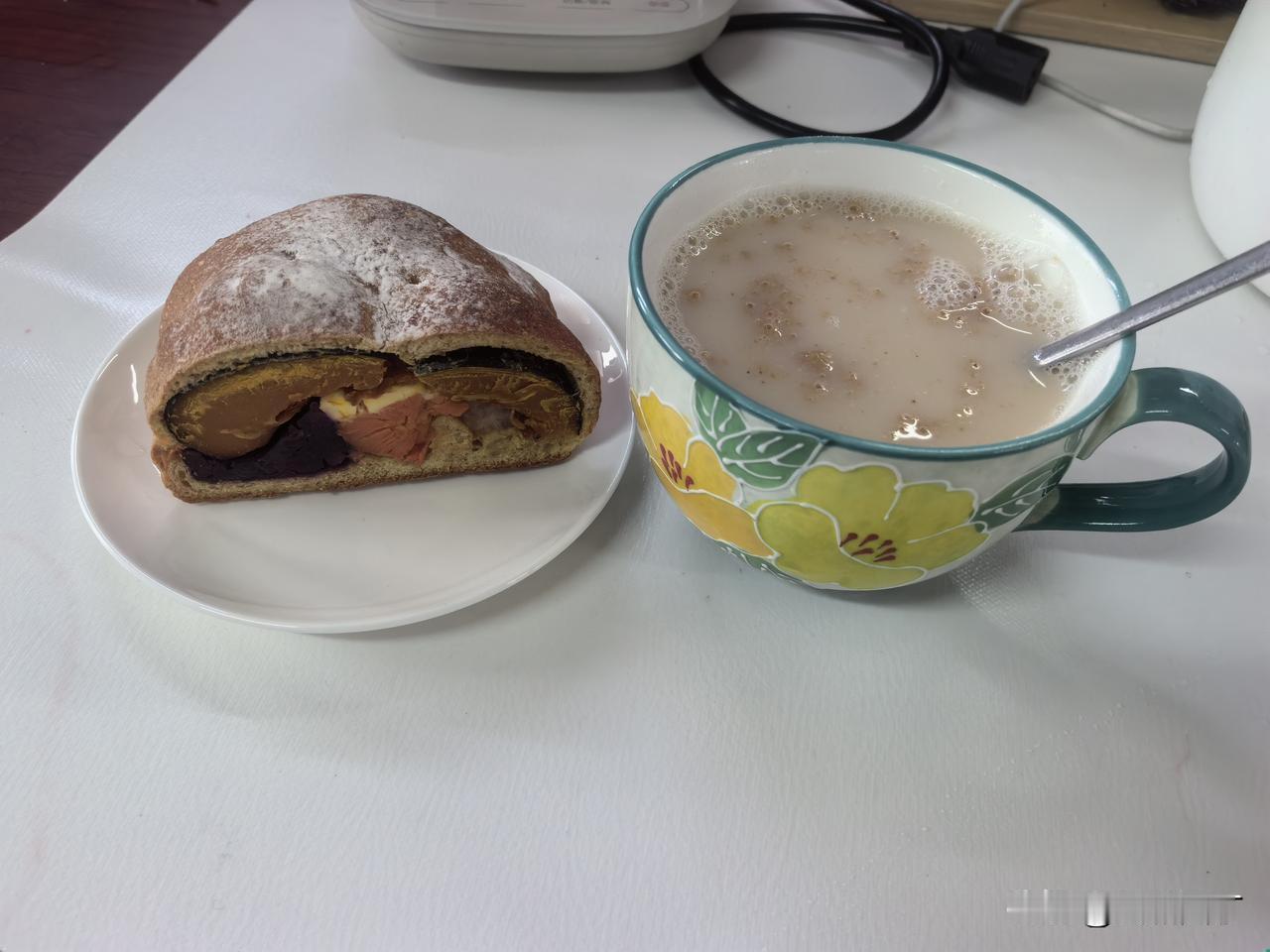 正吃着早饭发愁着，婆婆的突兀电话吓了我一跳：老家出啥事儿了？赶紧接，只听婆婆