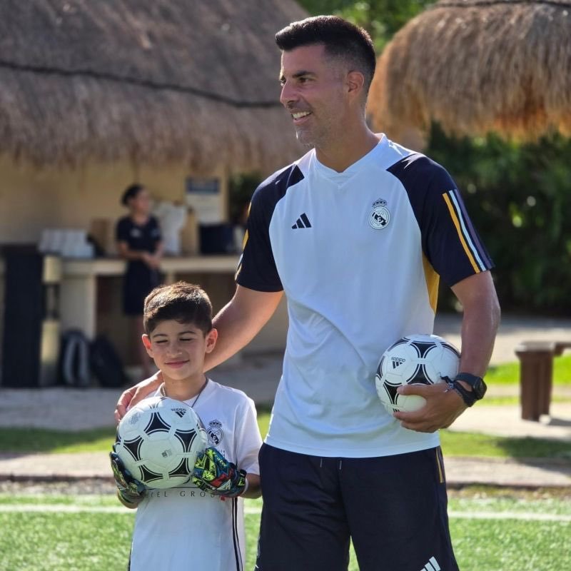 【马卡报】皇马U19目前主教练阿尔瓦罗·洛佩斯，他已经在联赛豪取40连胜。