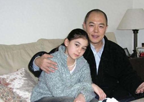 🌞曾被张铁林“毁掉”的她，转身嫁给了声名狼藉的李子雄！所有人都等着看笑话，