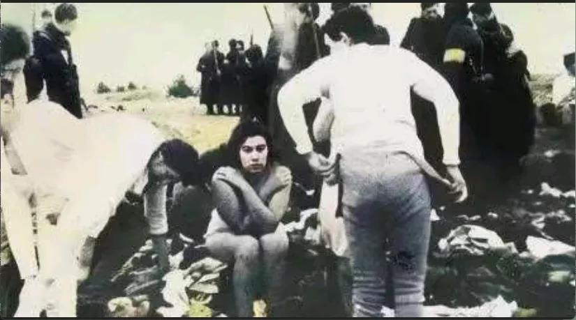 “把裤子扒掉！”，纳粹军官色眯眯地看着眼前的女囚犯，直流口水，只见这位性感的女囚