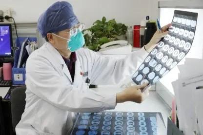 这才是医者仁心！江苏，女子头晕去医院做CT检查，报告还没出来就有事离开。结果医生