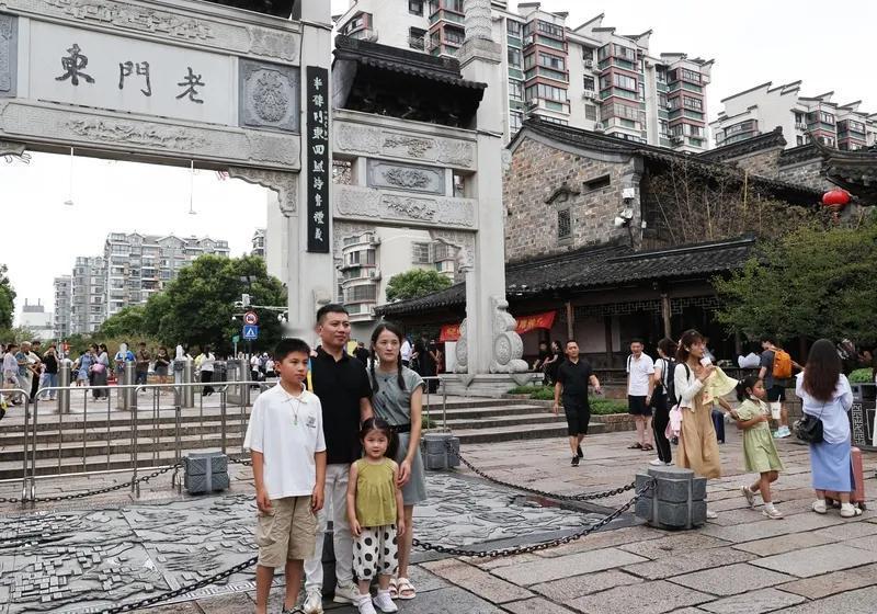 虽然孩子在上初三，马上就要中考了，但是难得的周末，还是不想难为孩子。星期五放学后