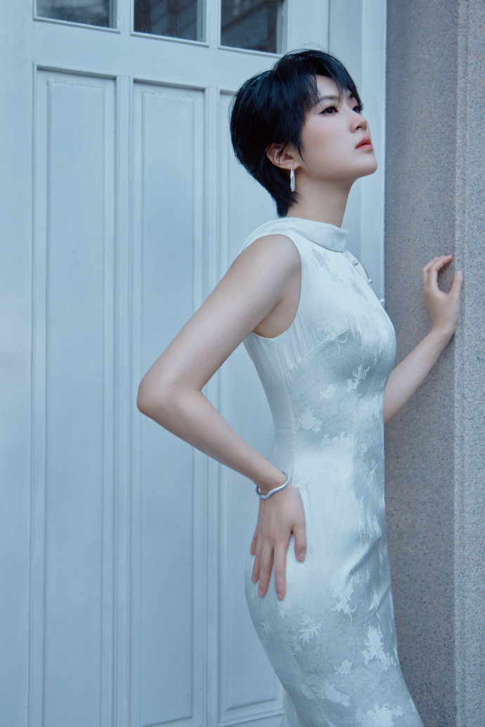 1.姚安娜后面还有一部《千亿之城》的刑侦剧在接触中。2.王鹤棣新剧接触的是👖古装悬疑项目《洛水知何