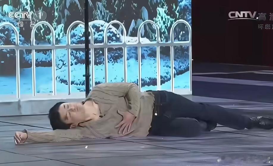 沈腾吊威亚梦回郝建沈腾的腰还好吗沈腾的郝建能让观众笑到不行，沈腾的徐福又可以让观