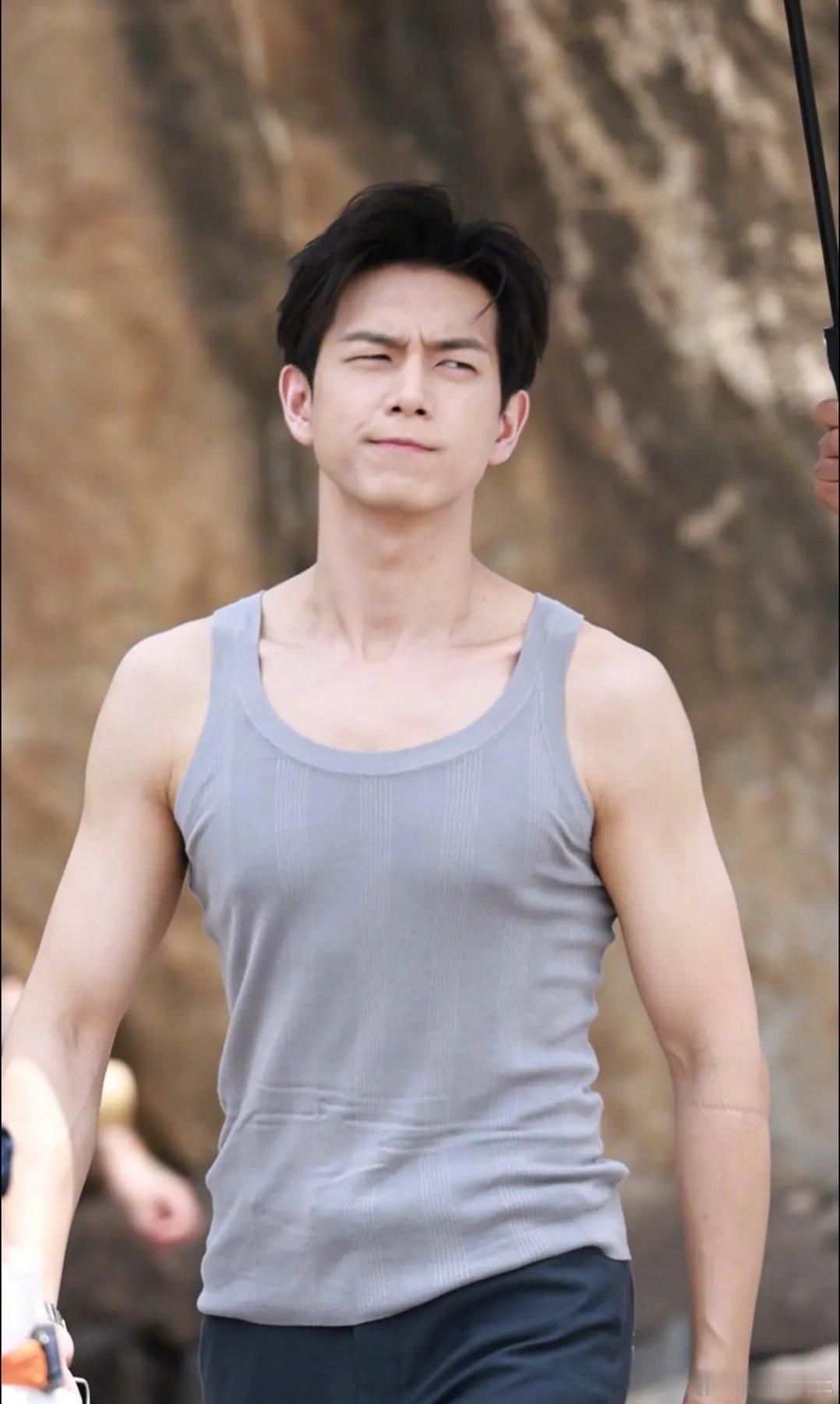 前几天李现吹的前神图难道是精修zp（zhapian）？