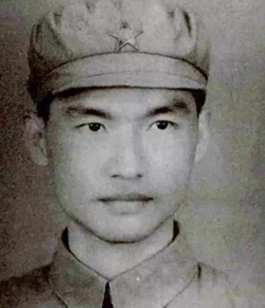 1947年，国军少校被俘，连长正要审问，他却摇头：同志，你级别太低，我的代号是9