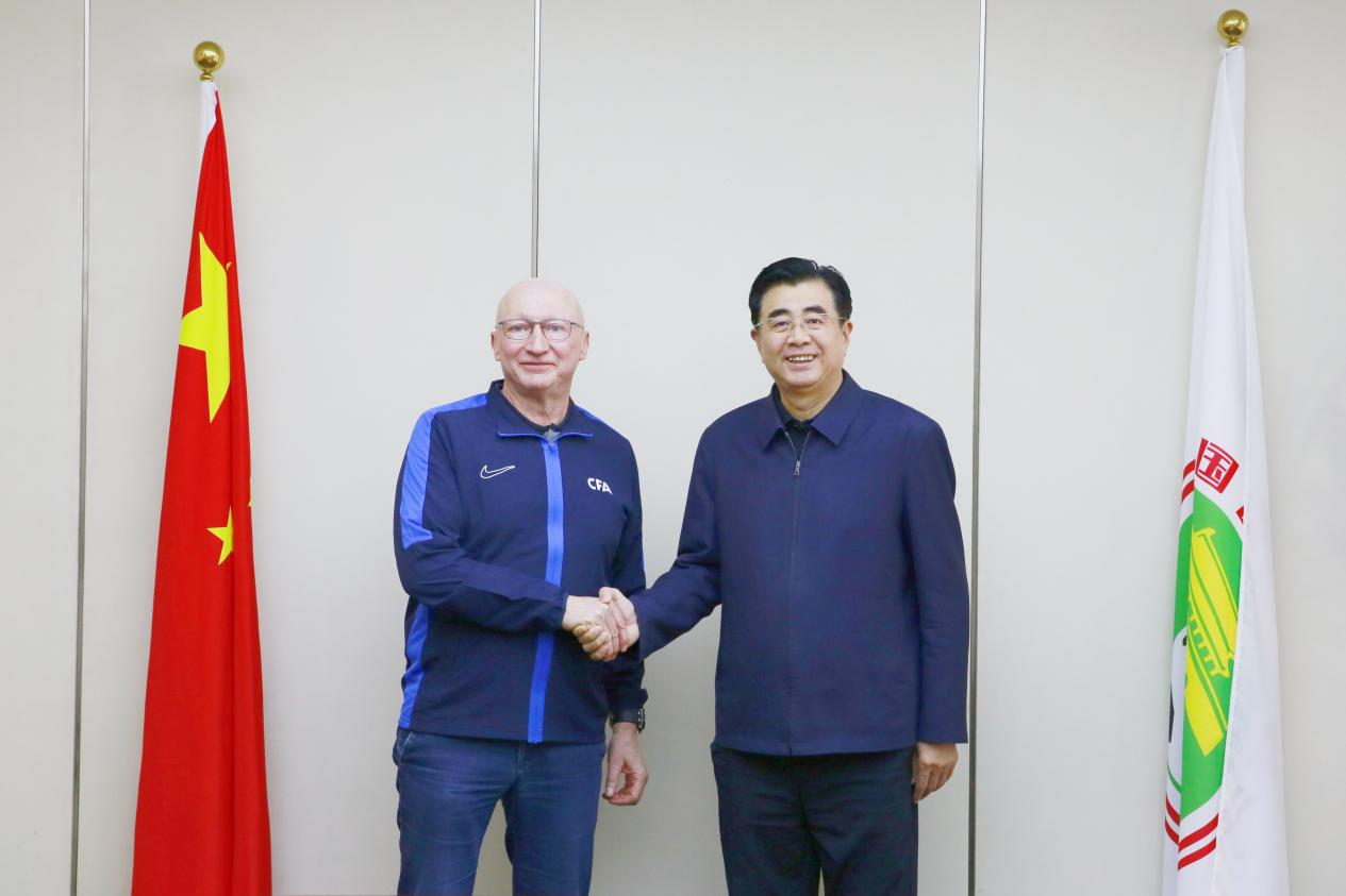 官方: 克瑞斯-范-普维尔德出任中国足球协会技术总监