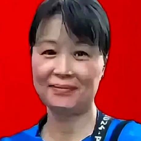 张本智和倒在地上，裁判刚点头，妈妈的眼泪就冲出来。她分不清儿子哪条腿疼，只知