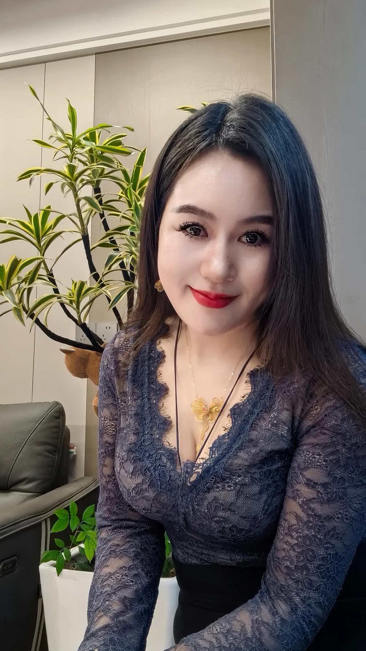 中年少女的后半场，拼的是气血、精神和福报，好好爱自己，心情照顾好，比什么都重要。