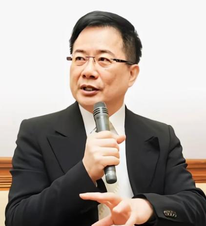 如果真的有九成台湾人不支持统一，大陆该怎么办？台湾名嘴蔡正元早就给出了答案，他说