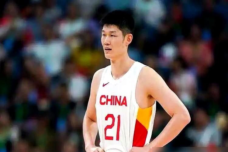 当年那个去NBA的周琦，现在还真不如胡金秋好用。一个16岁就在德国青年队砍下