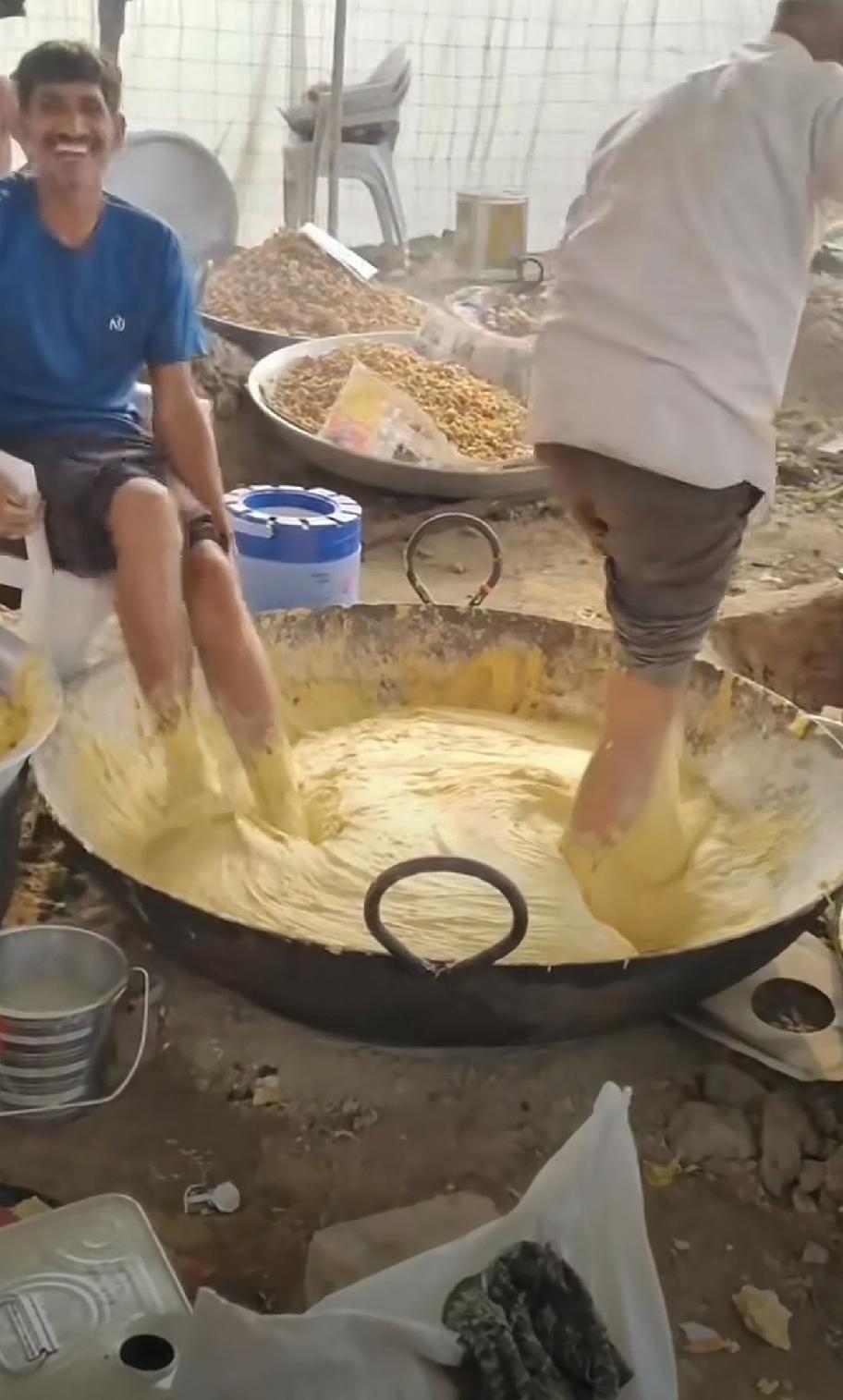 印度为什么不喜欢去厕所方便？曾经以为，是某种信仰，最近听一位印度留学女生讲，