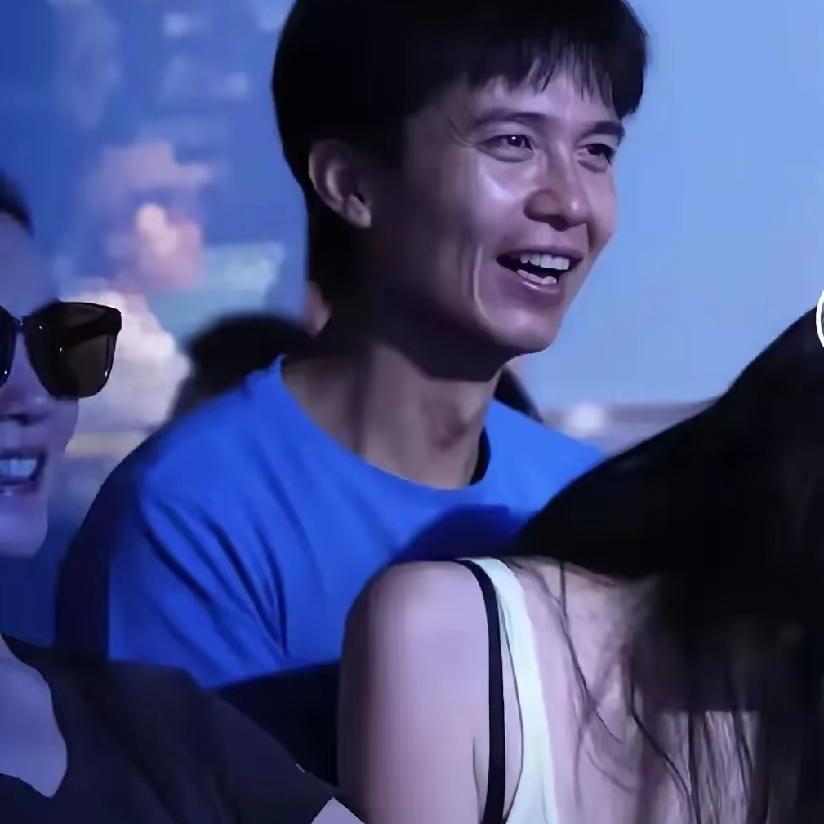 王菲男闺蜜彻底翻车，最让人心寒的不是他做了什么而是王菲的反应。