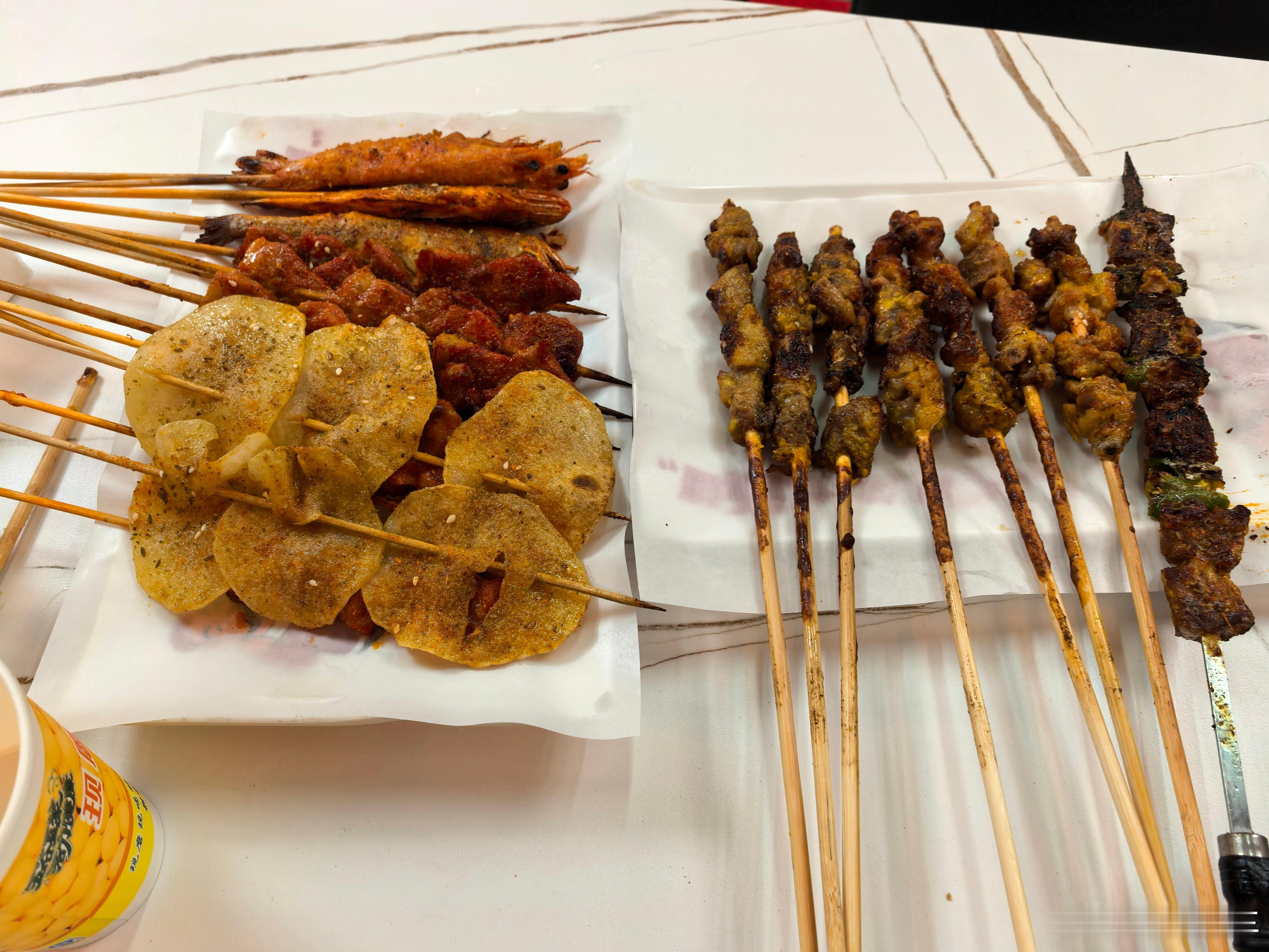 今天中午简单吃顿烧烤，你们都吃了吗？