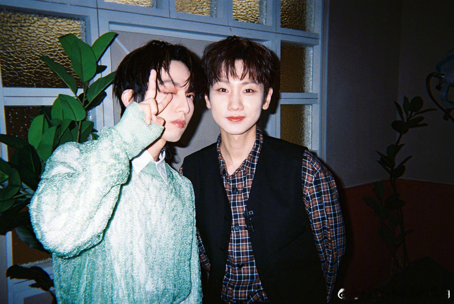 从怀疑到震惊再到自豪，林宥嘉的表情变化我能看一百遍！这就是爆款歌手的底气啊  