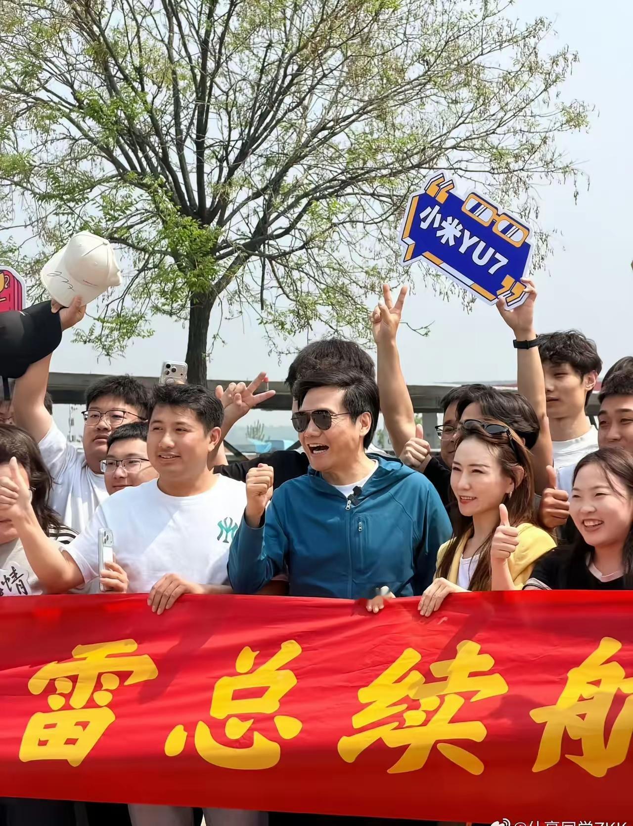 [鼓掌][鼓掌][赞]别羡慕雷军的千亿身价，普通人学不来的是这份“笨劲”