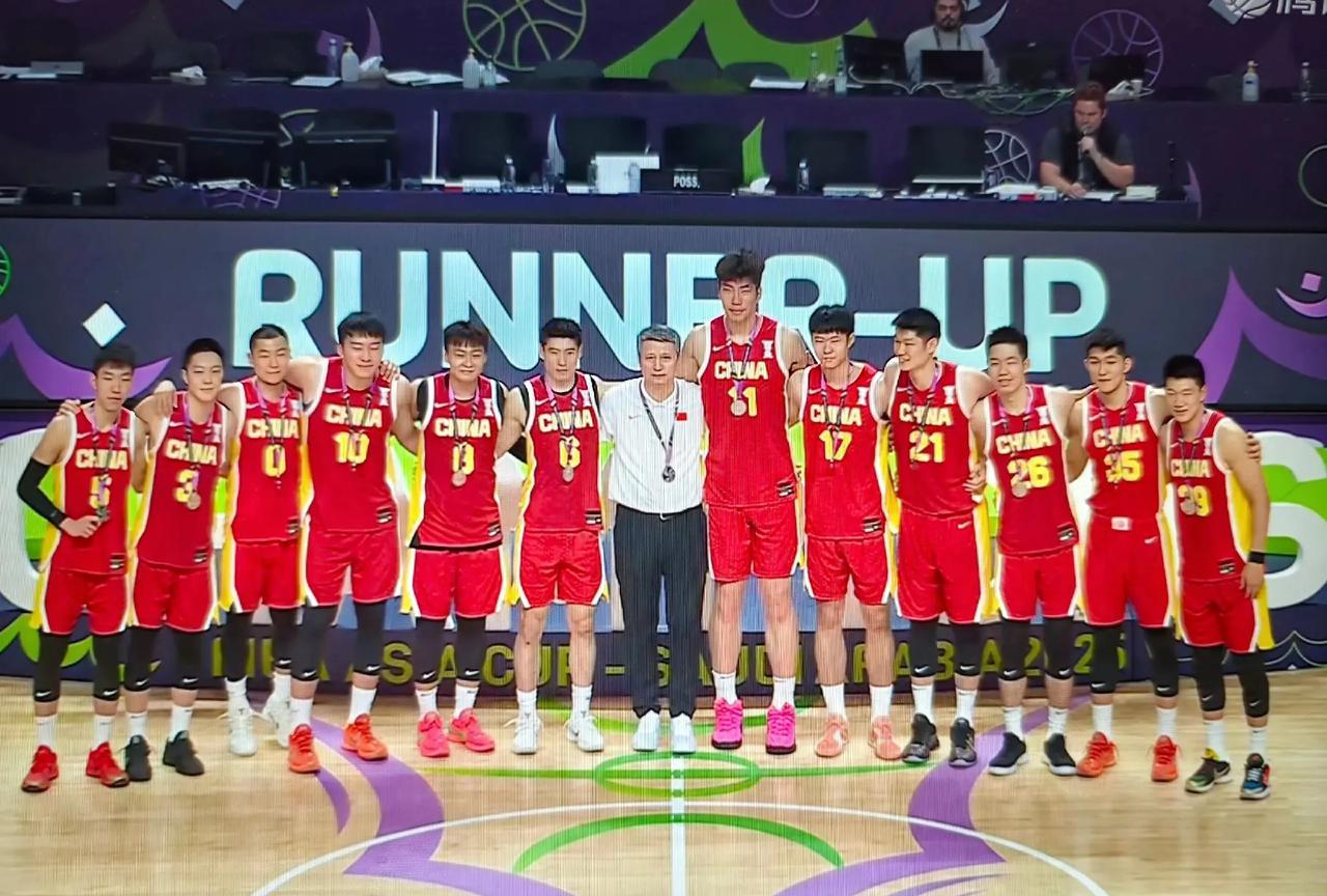 这次男篮亚洲杯中国男篮打得好，原来那些“诈伤”或者不想为国家队打球的球员肯定又想