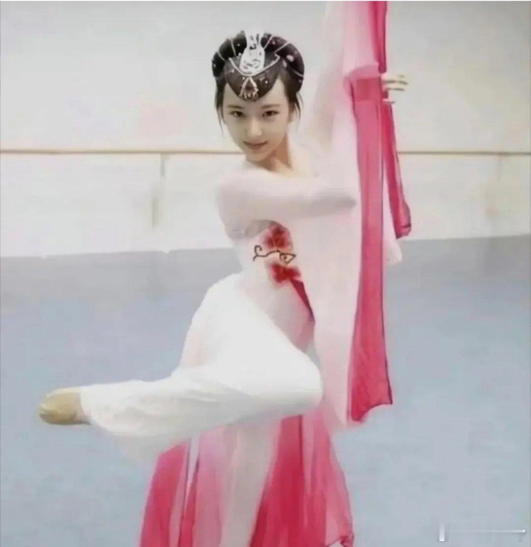 少女时期的程潇，这颜值回头率得百分之两百