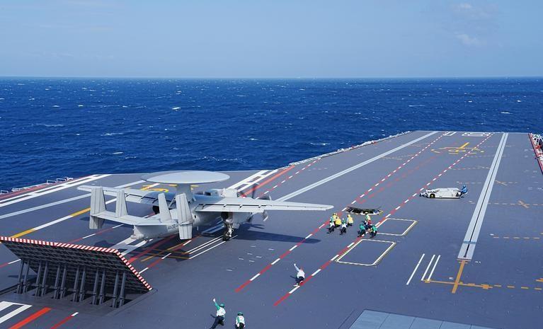 4月22日，官方放出了一部名为《向大洋》的海军节宣传片。外行都在看辽宁舰、山东舰