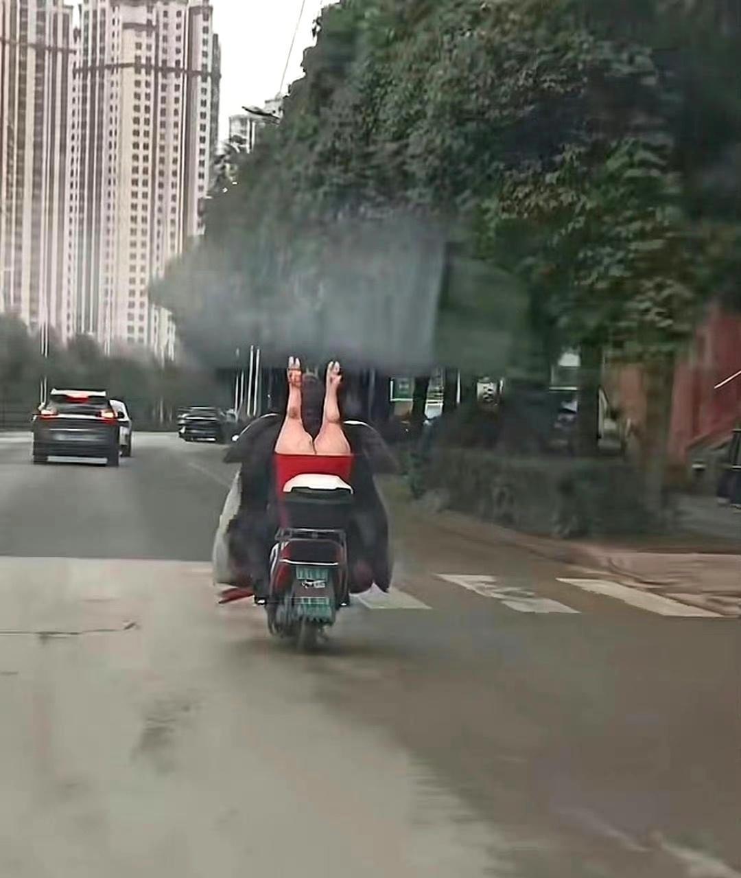 吓我一跳，第一眼看错了！